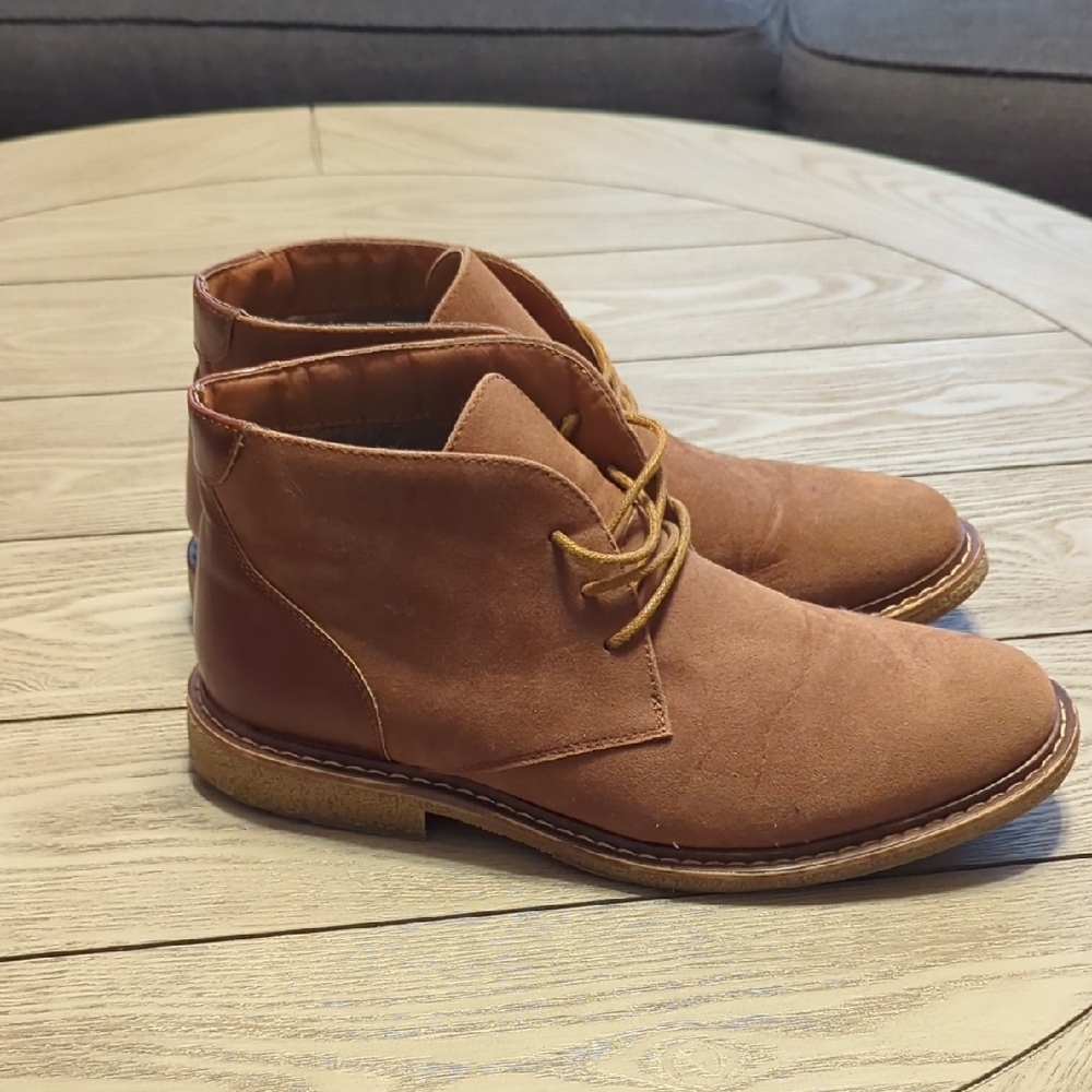 Men's Tan Chukka Boots